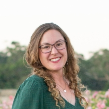 Loralie Merton headshot